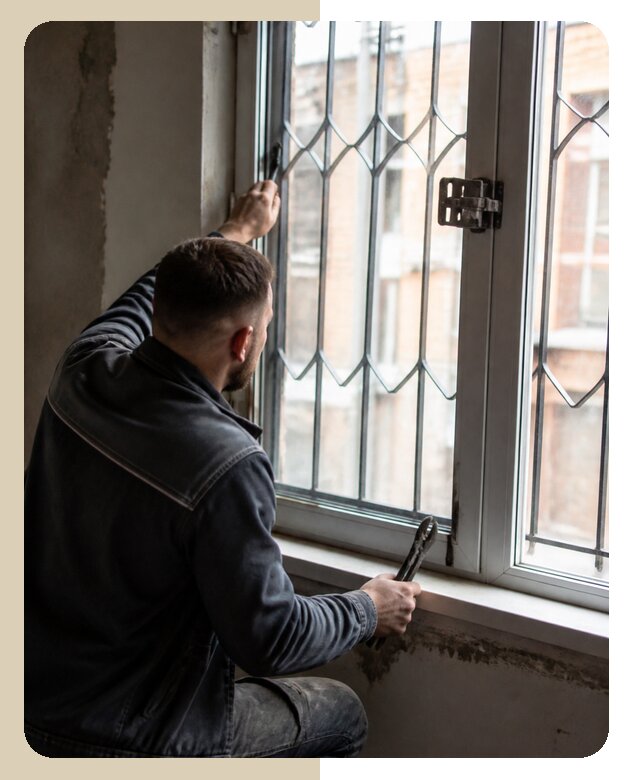 Регулировка распашной решетки с выездом мастера в Салехарде